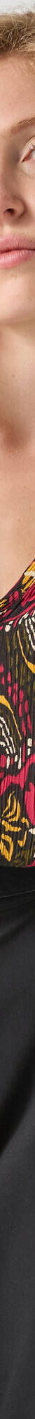 Blouse en voile crépon imprimée ethnnique (noir / multicolore) Blouse en voile crépon imprimée ethnnique (noir / multicolore)